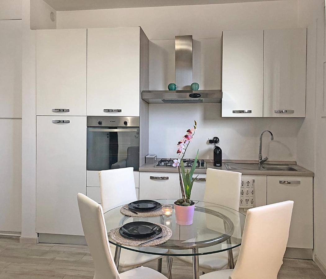 Familybo Apartments Bologna Delight - Front Station Eksteriør billede
